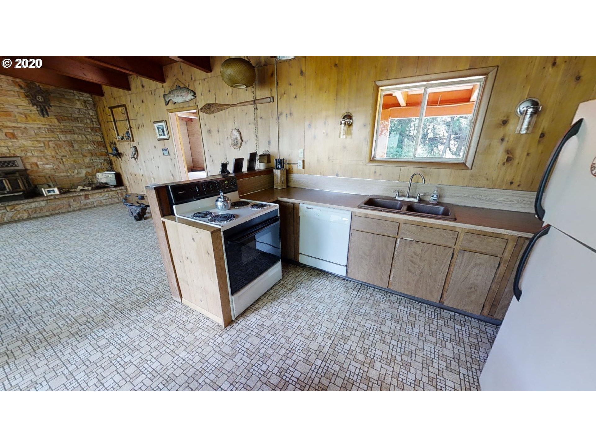 37705 Agness Illahe Road Agness, OR 97406 - Photo 10 of 31