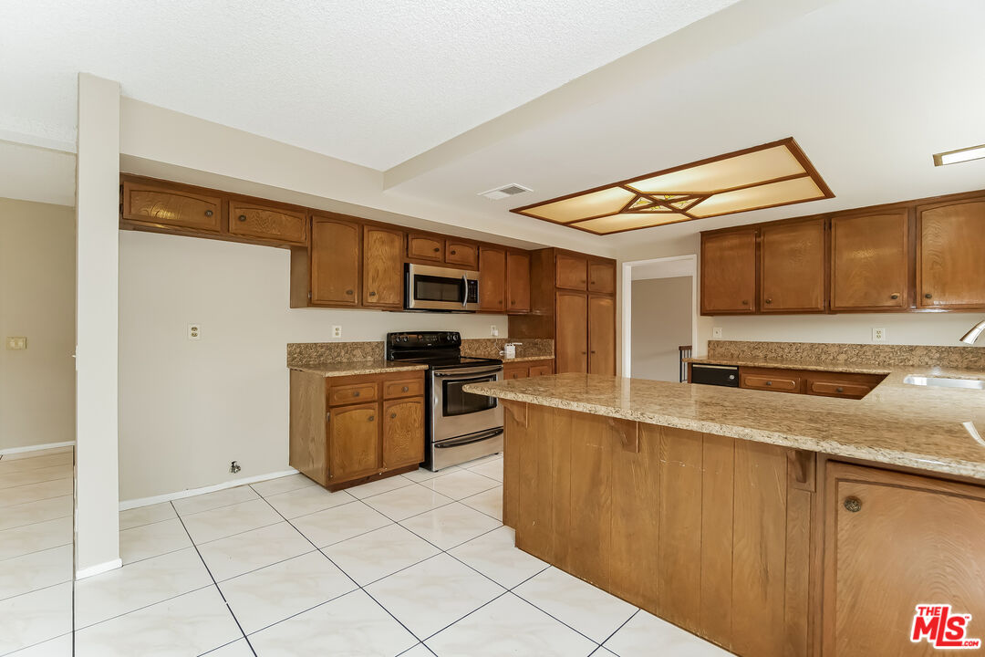 2205 Baseline Road La Verne, CA 91750 - Photo 15 of 27 Gallery Image 15