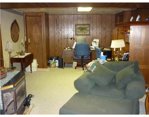 739 New Texas Road Plum, PA 15239 - Photo 11 of 14 Den/Family/Great Room.