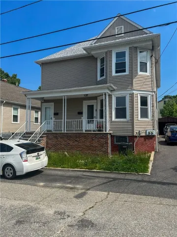 $2,500 | 37 Old Oak Avenue, Cranston, RI 02920