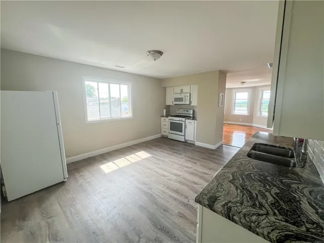 $2,500 | 37 Old Oak Avenue, Cranston, RI 02920