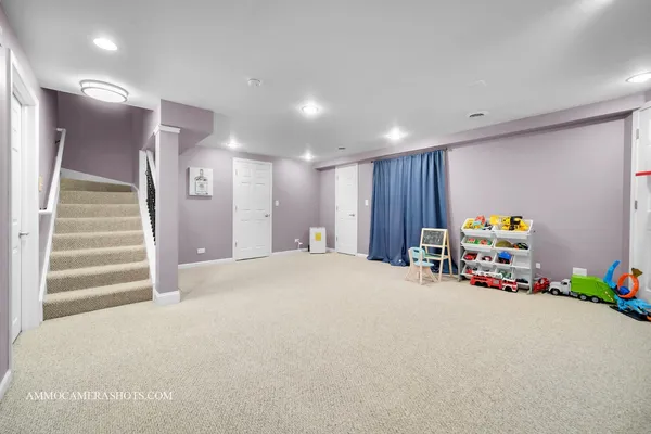 $2,800 | 2389 Stoughton Circle, Aurora, IL 60502