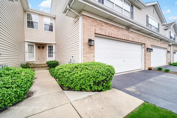 $2,800 | 2389 Stoughton Circle, Aurora, IL 60502