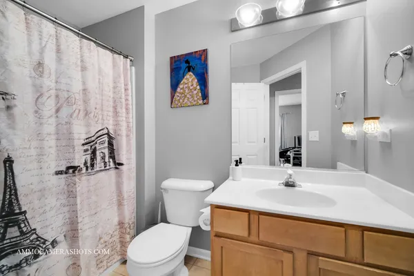 $2,800 | 2389 Stoughton Circle, Aurora, IL 60502