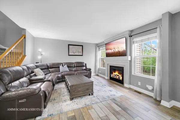 $2,800 | 2389 Stoughton Circle, Aurora, IL 60502