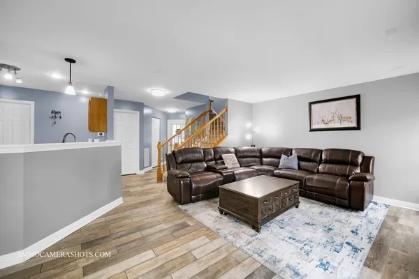 $2,800 | 2389 Stoughton Circle, Aurora, IL 60502