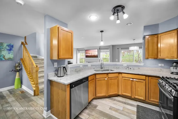 $2,800 | 2389 Stoughton Circle, Aurora, IL 60502