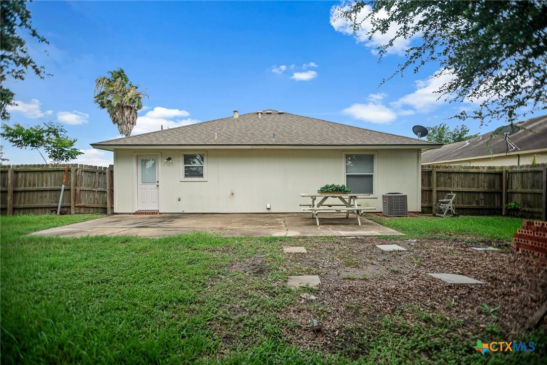 314 Rouen Drive Port Lavaca, TX 77979 - Photo 7 of 25