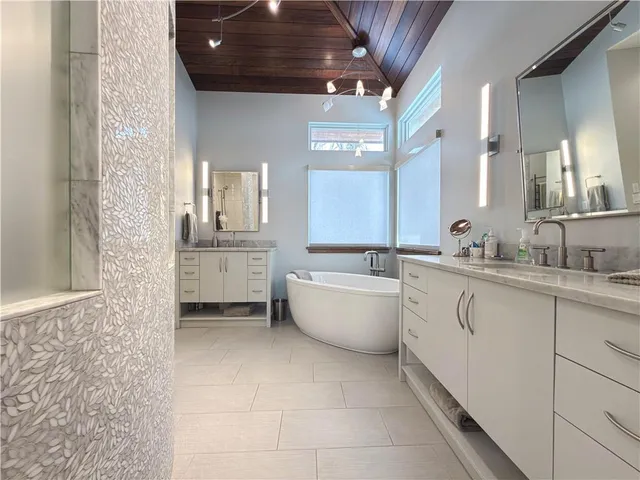 $2,595,000 | 2615 West 98th Street, Leawood, KS 66206