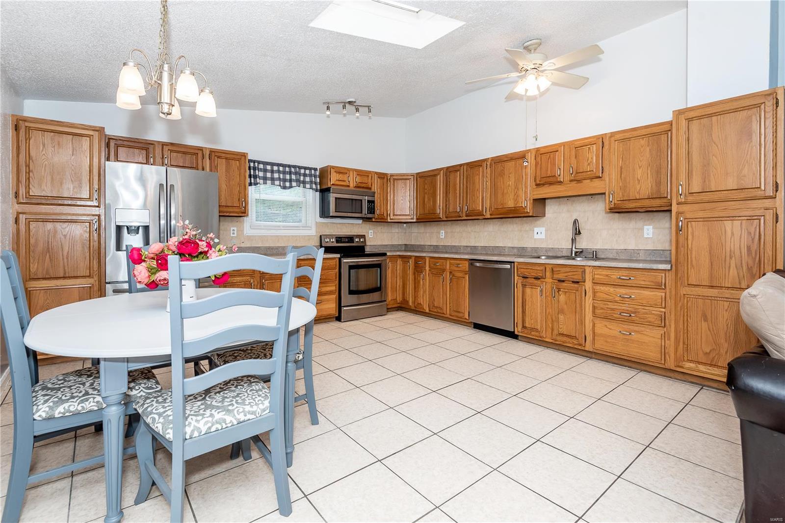 9457 Harold Drive St. Louis, MO 63134 - Photo 17 of 39