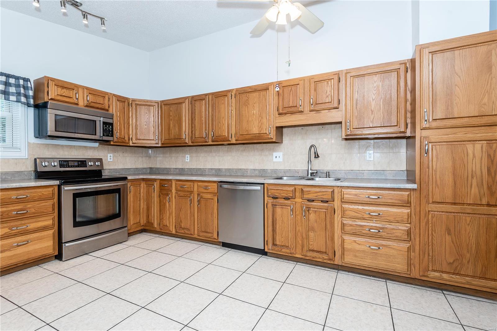 9457 Harold Drive St. Louis, MO 63134 - Photo 20 of 39