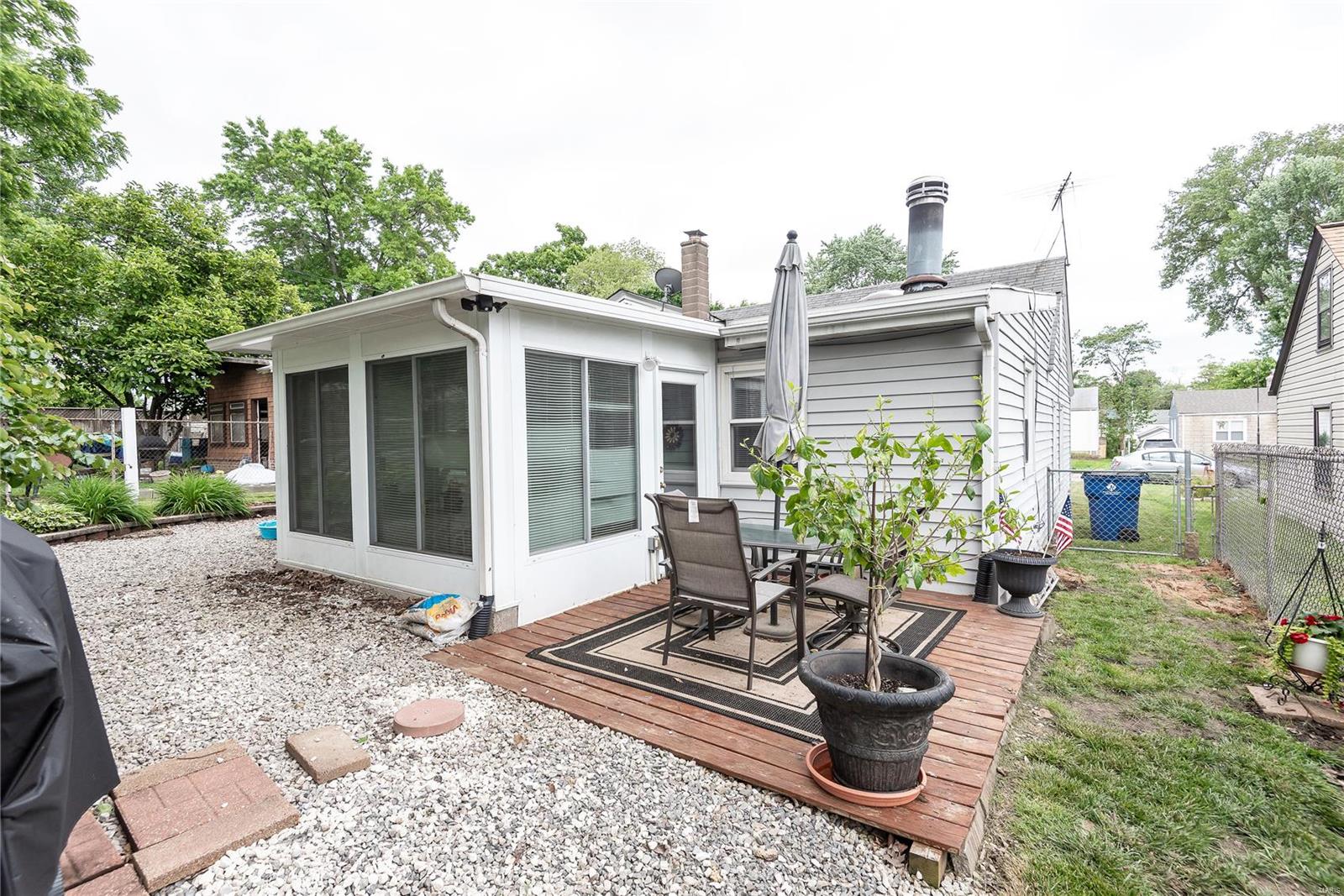 9457 Harold Drive St. Louis, MO 63134 - Photo 30 of 39