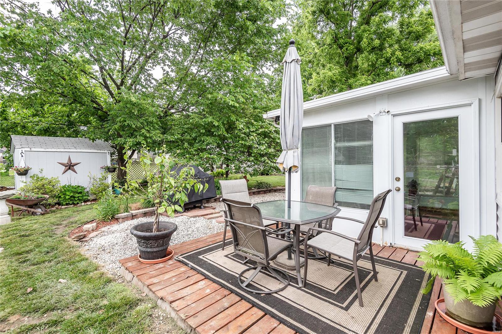 9457 Harold Drive St. Louis, MO 63134 - Photo 4 of 39