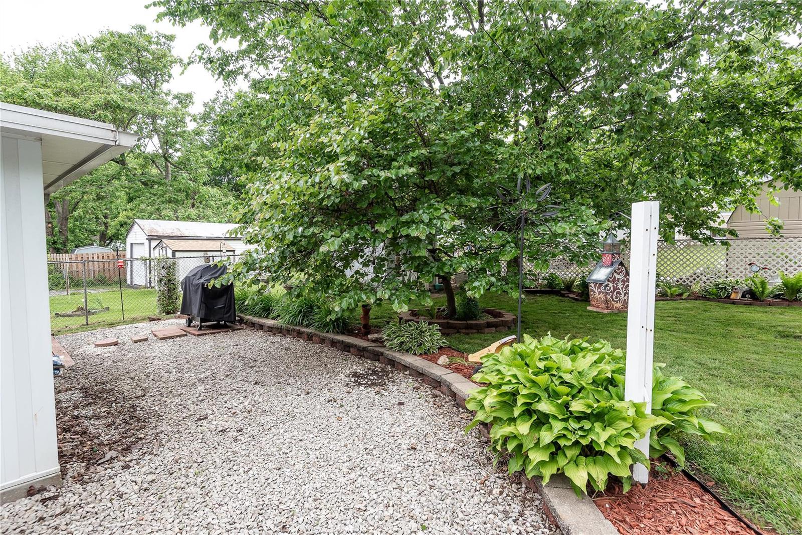 9457 Harold Drive St. Louis, MO 63134 - Photo 6 of 39