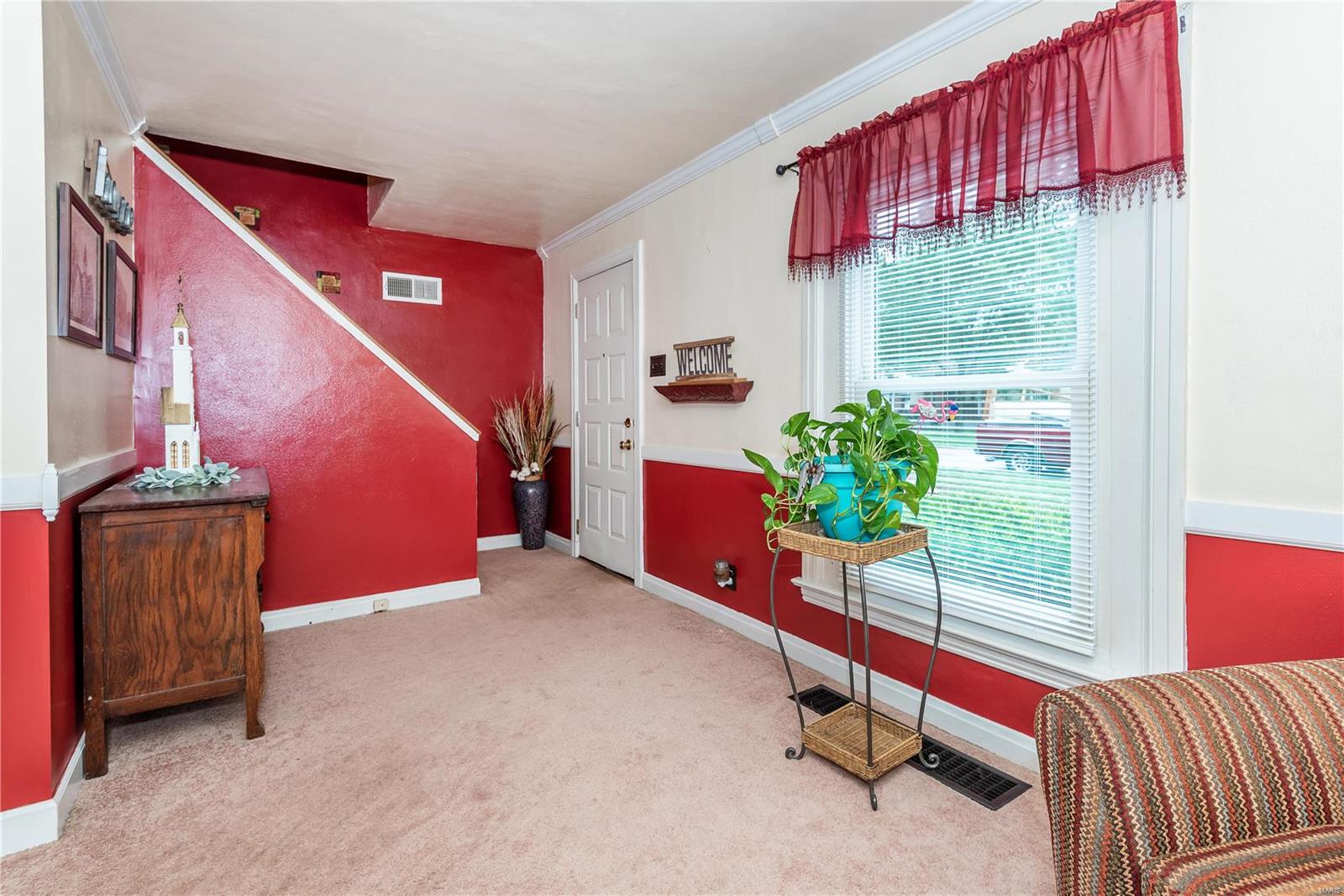 9457 Harold Drive St. Louis, MO 63134 - Photo 8 of 39