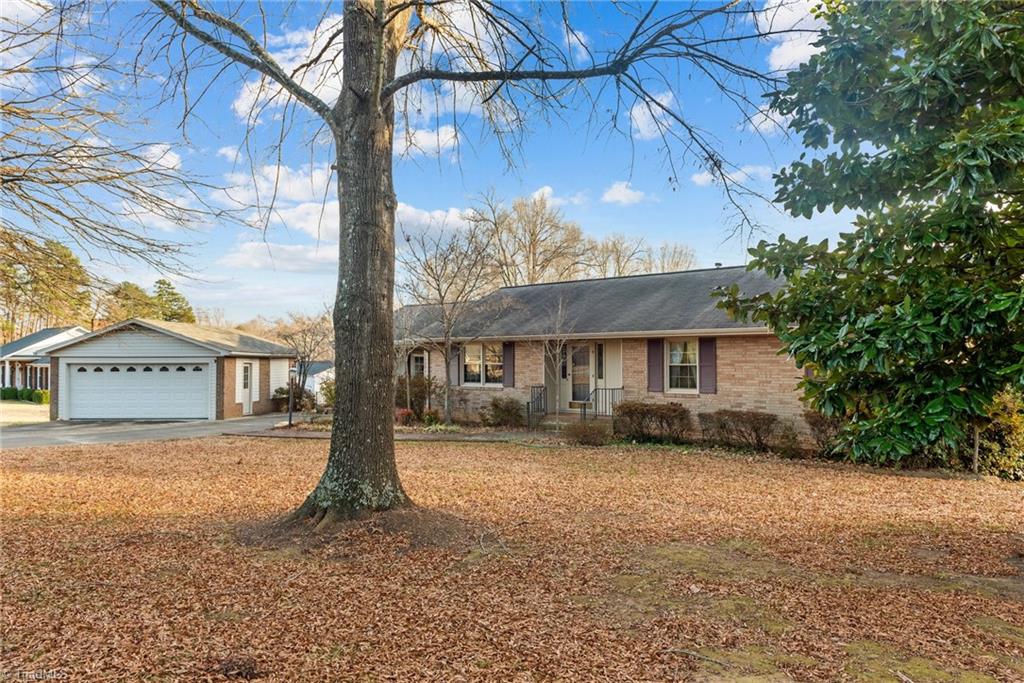 1808 Routh Road Burlington, NC 27217 - Photo 3 of 25 Gallery Image 3
