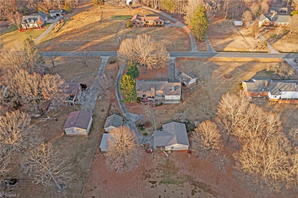 1808 Routh Road Burlington, NC 27217 - Photo 4 of 25 Gallery Image 4