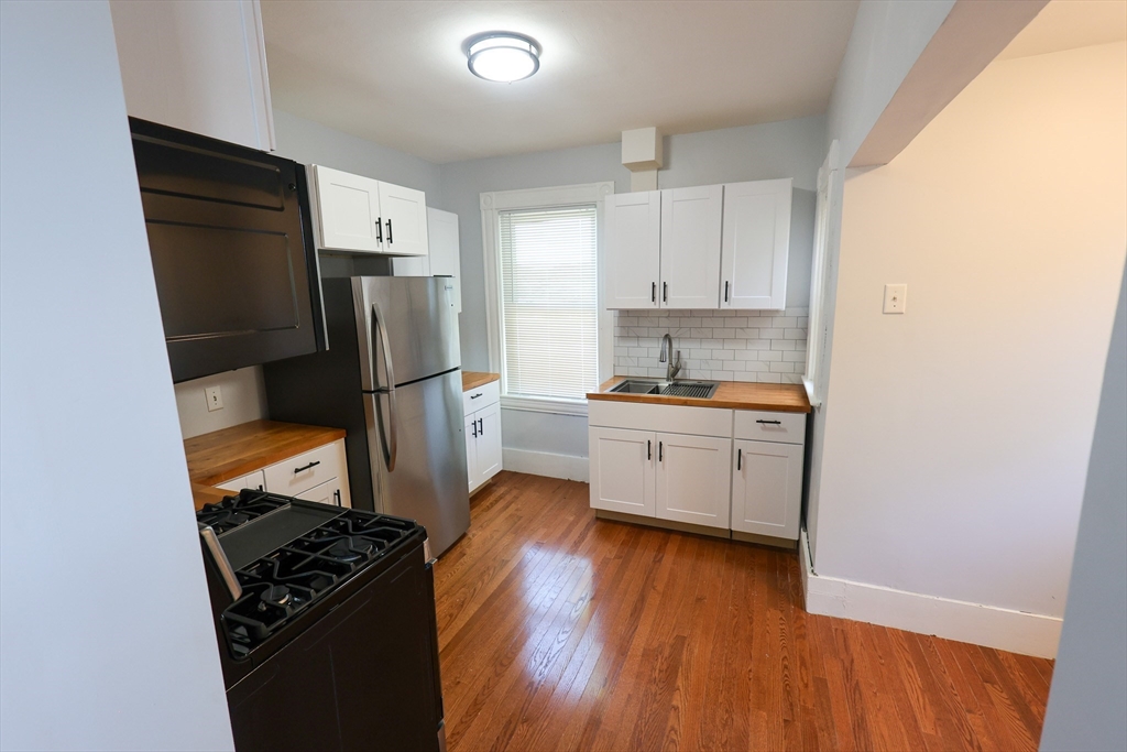 50 Thatcher Street, Unit 2 Boston, MA 02136 - Photo 4 of 22