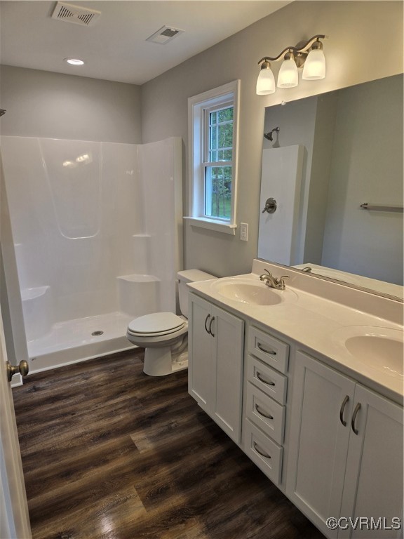 1833 Bumpass Road Bumpass, VA 23024 - Photo 10 of 25 Full bath featuring a sink, visible vents, and wal