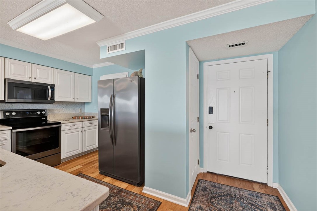 100 Floyd Street, Unit 201 St. Simons Island, GA 31522 - Photo 6 of 31