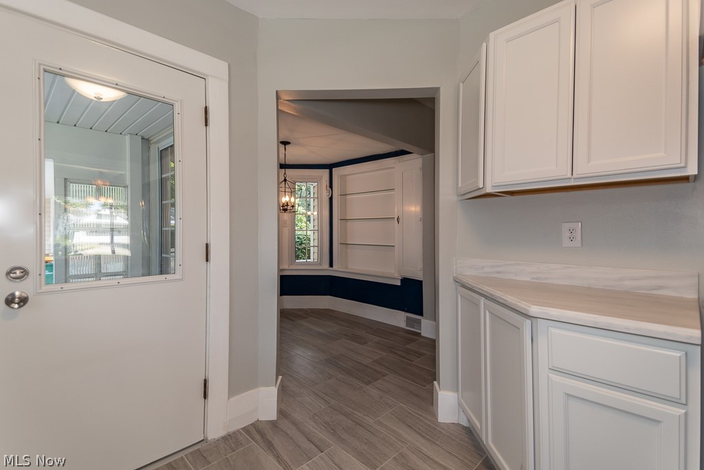 38562 Beachview Road Willoughby, OH 44094 - Photo 7 of 35