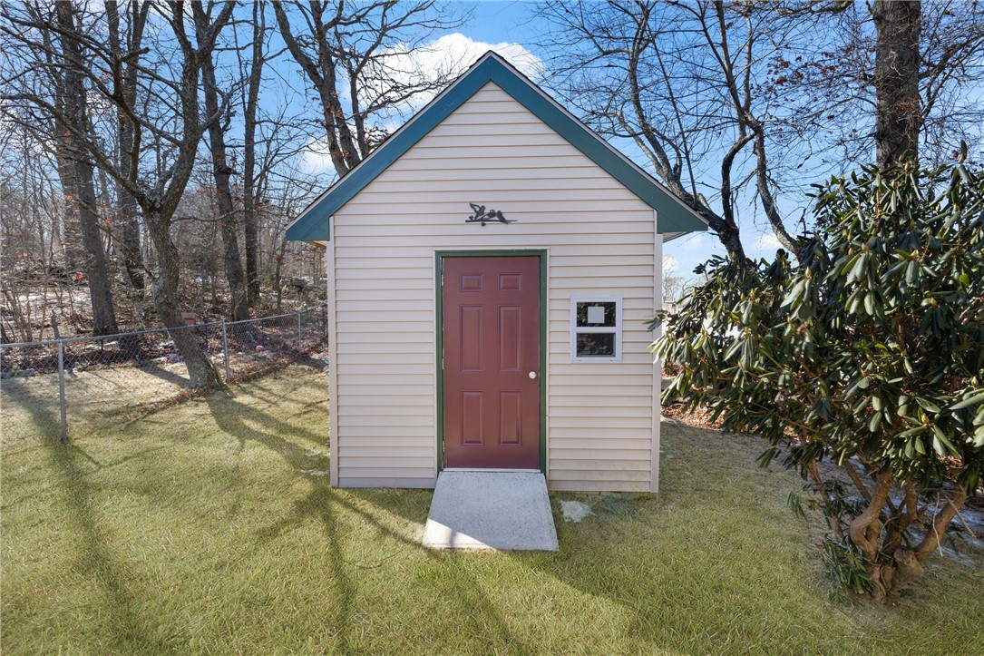 20 Frank Drive Tiverton, RI 02878 - Photo 37 of 48