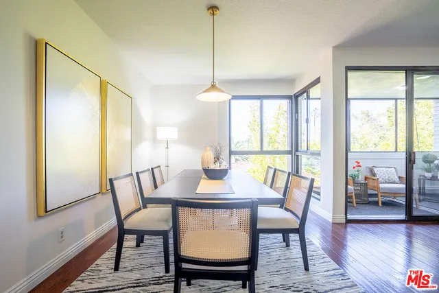 $975,000 | 4477 Wilshire Boulevard, Unit 312, Los Angeles, CA 90010