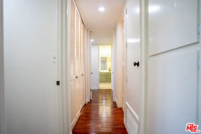 $975,000 | 4477 Wilshire Boulevard, Unit 312, Los Angeles, CA 90010