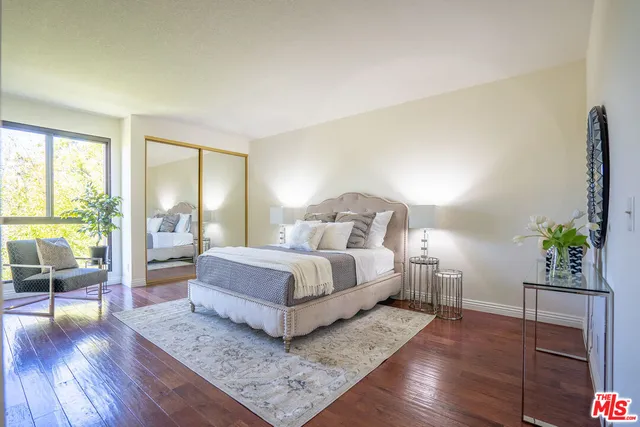 $975,000 | 4477 Wilshire Boulevard, Unit 312, Los Angeles, CA 90010