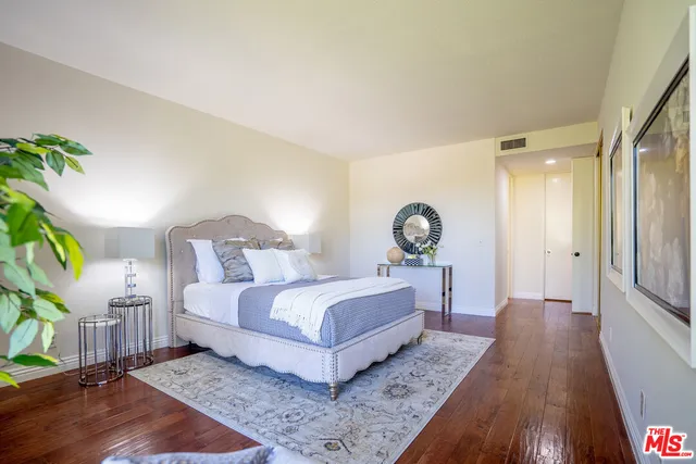 $975,000 | 4477 Wilshire Boulevard, Unit 312, Los Angeles, CA 90010