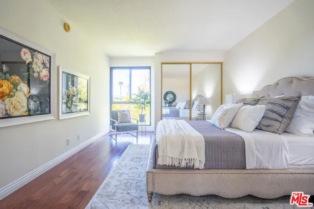 $975,000 | 4477 Wilshire Boulevard, Unit 312, Los Angeles, CA 90010