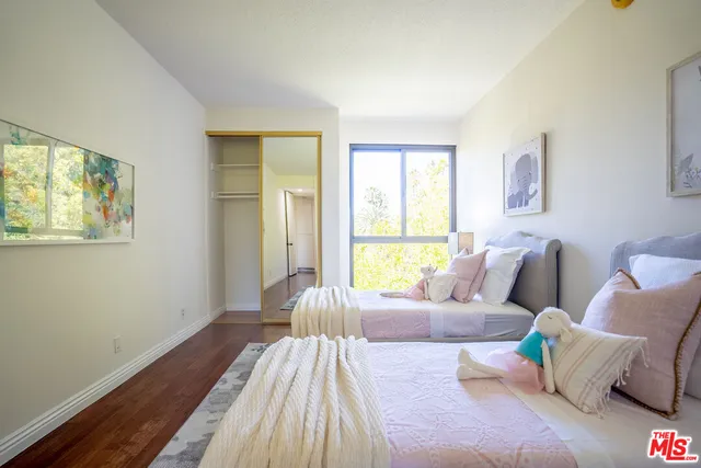 $975,000 | 4477 Wilshire Boulevard, Unit 312, Los Angeles, CA 90010