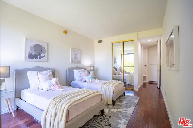 $975,000 | 4477 Wilshire Boulevard, Unit 312, Los Angeles, CA 90010