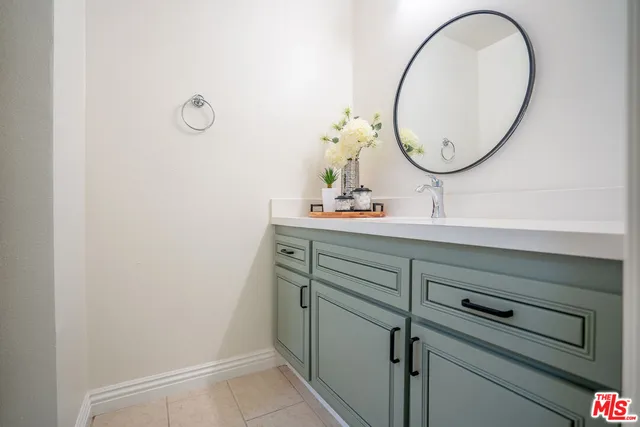 $975,000 | 4477 Wilshire Boulevard, Unit 312, Los Angeles, CA 90010