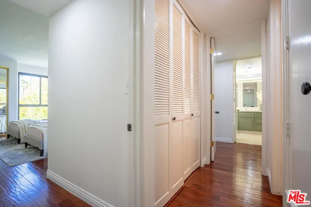 $975,000 | 4477 Wilshire Boulevard, Unit 312, Los Angeles, CA 90010