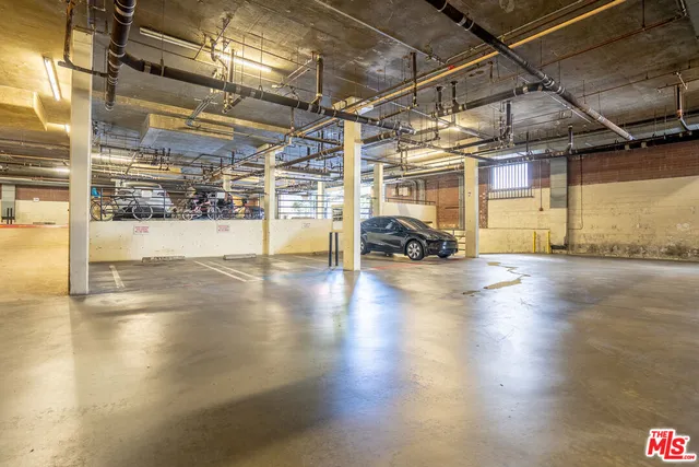 $975,000 | 4477 Wilshire Boulevard, Unit 312, Los Angeles, CA 90010