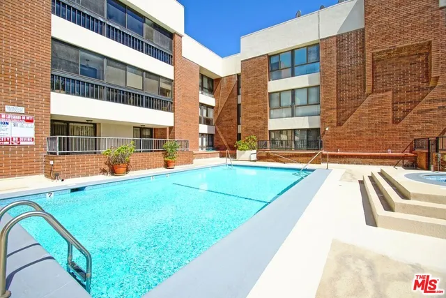 $975,000 | 4477 Wilshire Boulevard, Unit 312, Los Angeles, CA 90010