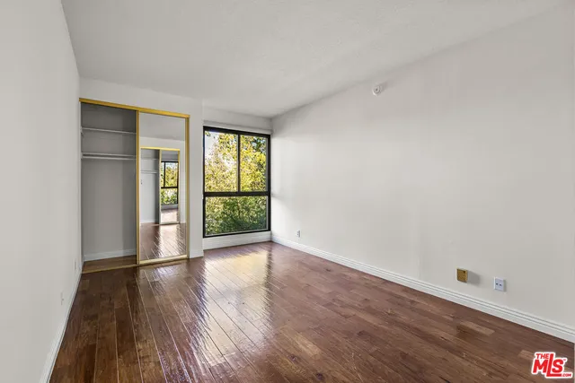 $975,000 | 4477 Wilshire Boulevard, Unit 312, Los Angeles, CA 90010