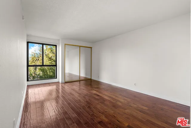 $975,000 | 4477 Wilshire Boulevard, Unit 312, Los Angeles, CA 90010