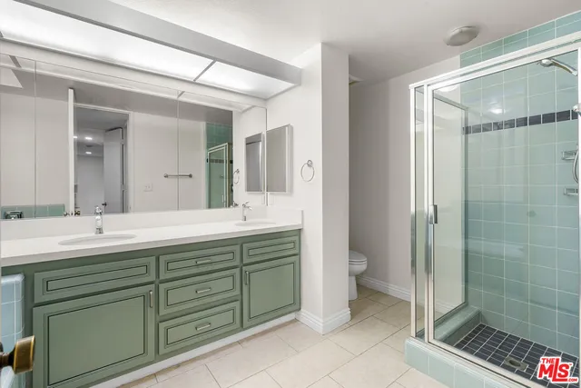 $975,000 | 4477 Wilshire Boulevard, Unit 312, Los Angeles, CA 90010