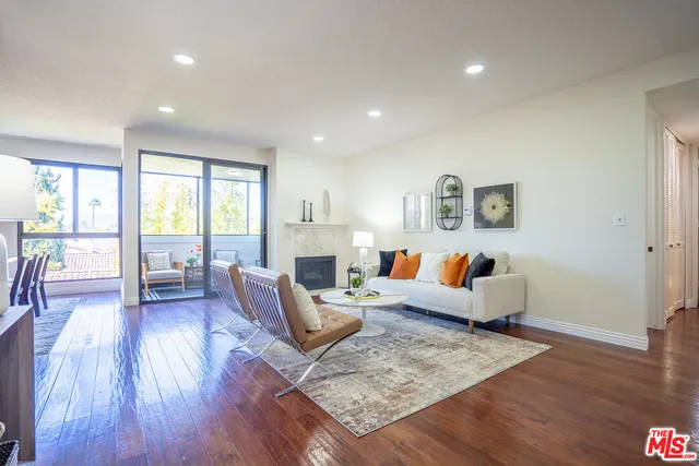 $975,000 | 4477 Wilshire Boulevard, Unit 312, Los Angeles, CA 90010