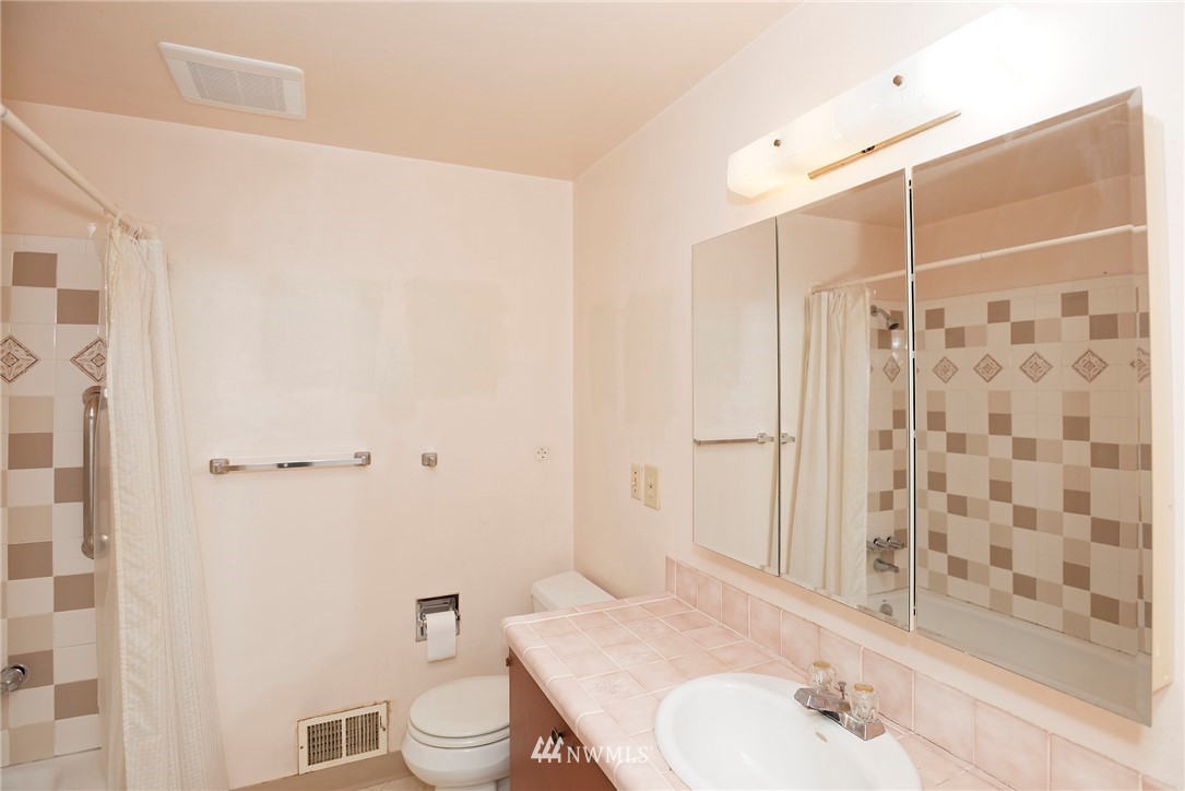 10908 Idlewild Road Southwest Tacoma, WA 98498 - Photo 14 of 35 Gallery Image 14