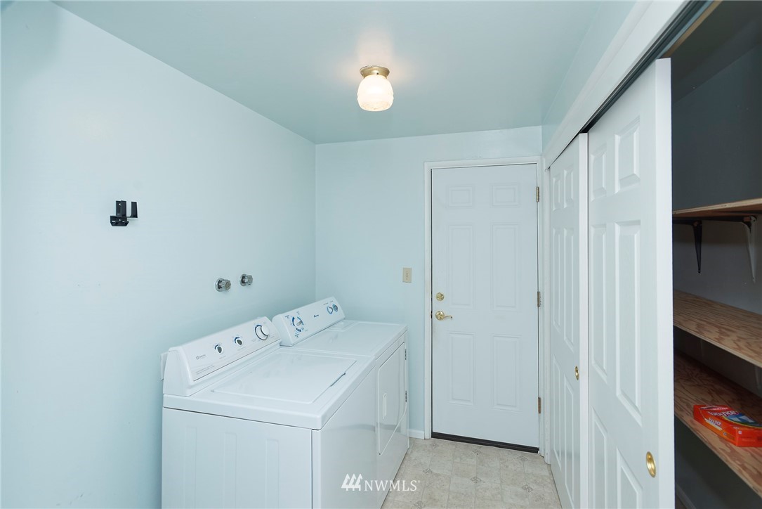10908 Idlewild Road Southwest Tacoma, WA 98498 - Photo 17 of 35 Gallery Image 17