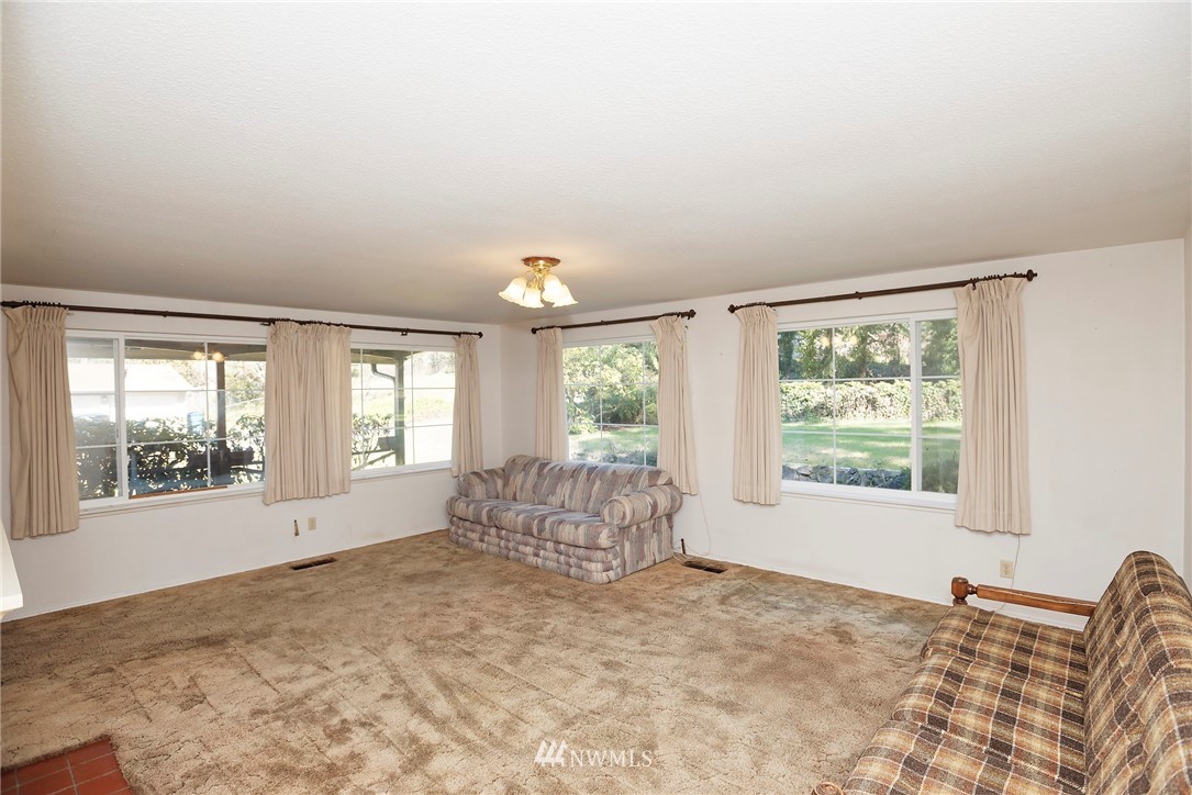 10908 Idlewild Road Southwest Tacoma, WA 98498 - Photo 3 of 35 Gallery Image 3