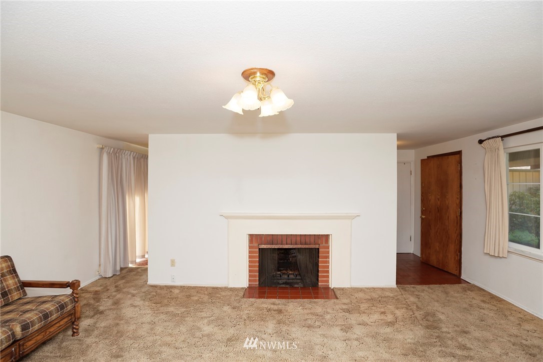 10908 Idlewild Road Southwest Tacoma, WA 98498 - Photo 5 of 35 Gallery Image 5
