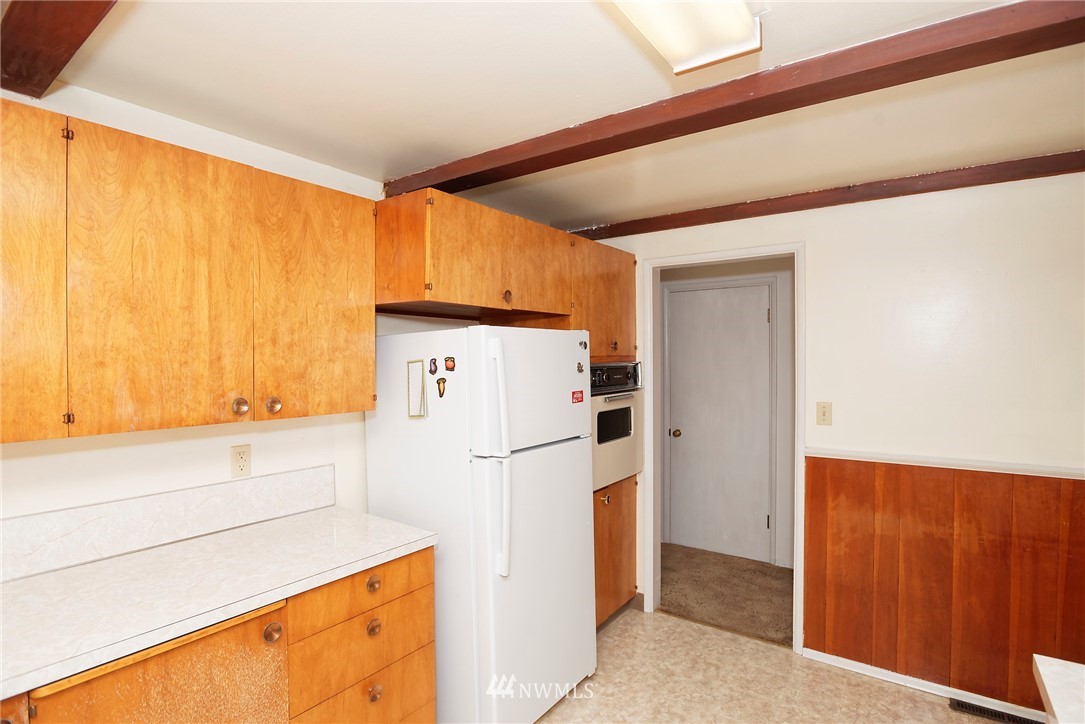 10908 Idlewild Road Southwest Tacoma, WA 98498 - Photo 8 of 35 Gallery Image 8
