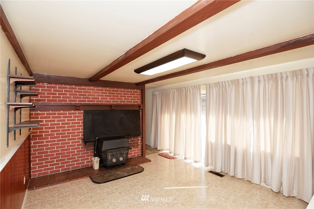 10908 Idlewild Road Southwest Tacoma, WA 98498 - Photo 10 of 35 Gallery Image 10