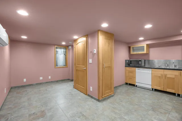 $490,000 | 1300 Harbor Lane North, Plymouth, MN 55447