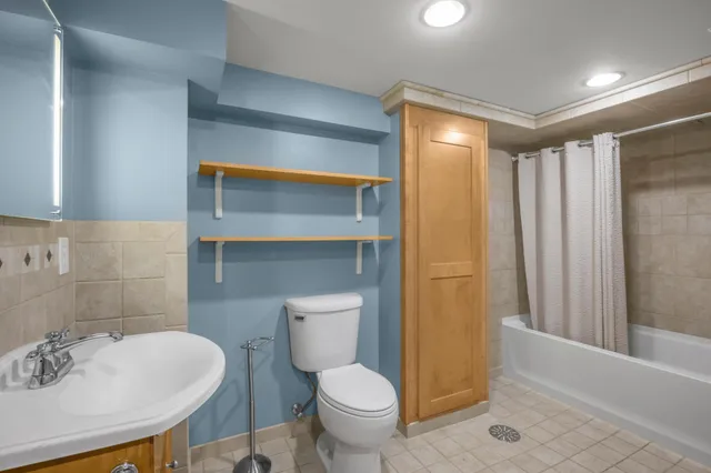 $490,000 | 1300 Harbor Lane North, Plymouth, MN 55447