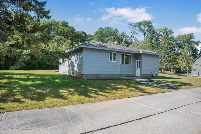 $490,000 | 1300 Harbor Lane North, Plymouth, MN 55447